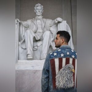 Levi’s Men’s sz XL denim jean jacket handpainted American Eagle Flag July 4th